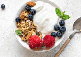Nutrition and Pregnancy (4) Calcium-rich yogurt bowl with almonds and berries